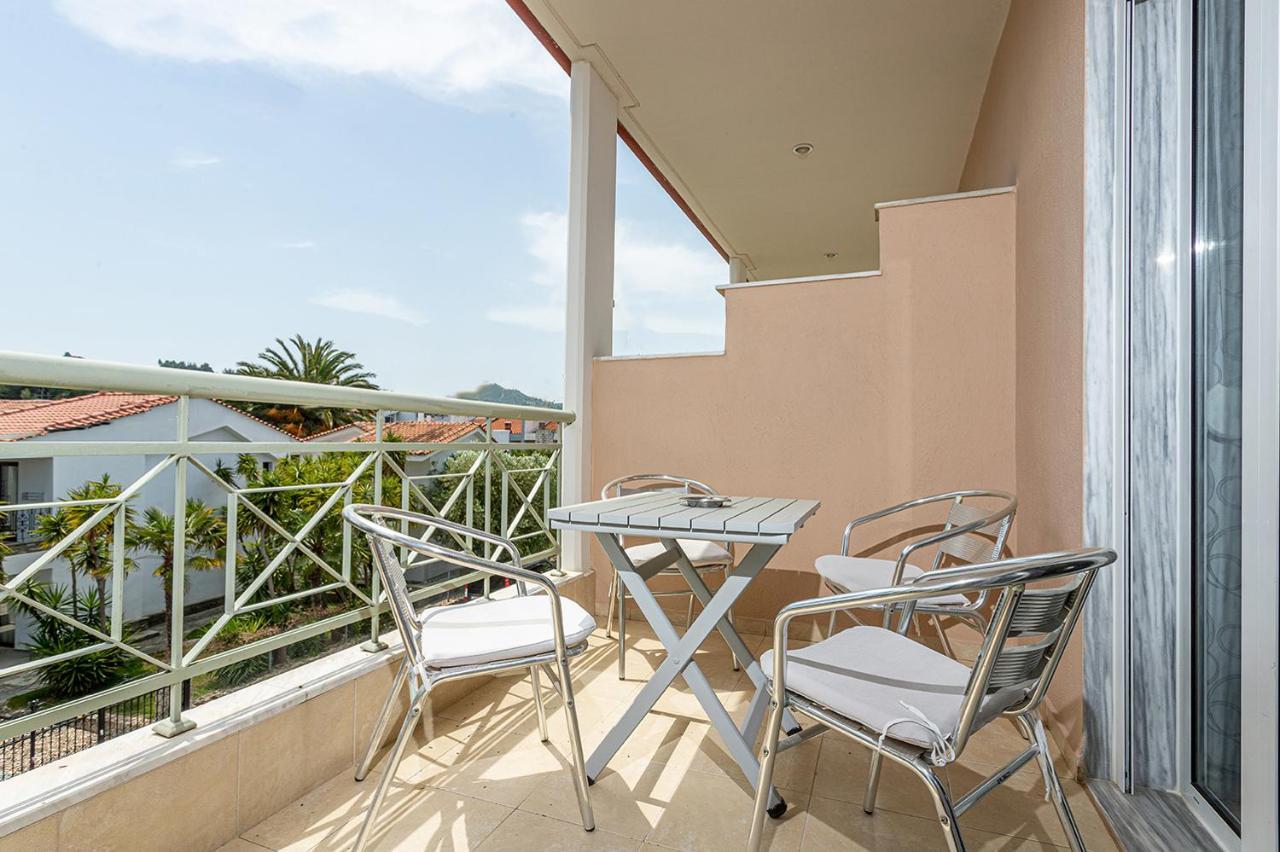 Danae Comfort Living Pefkochori Esterno foto