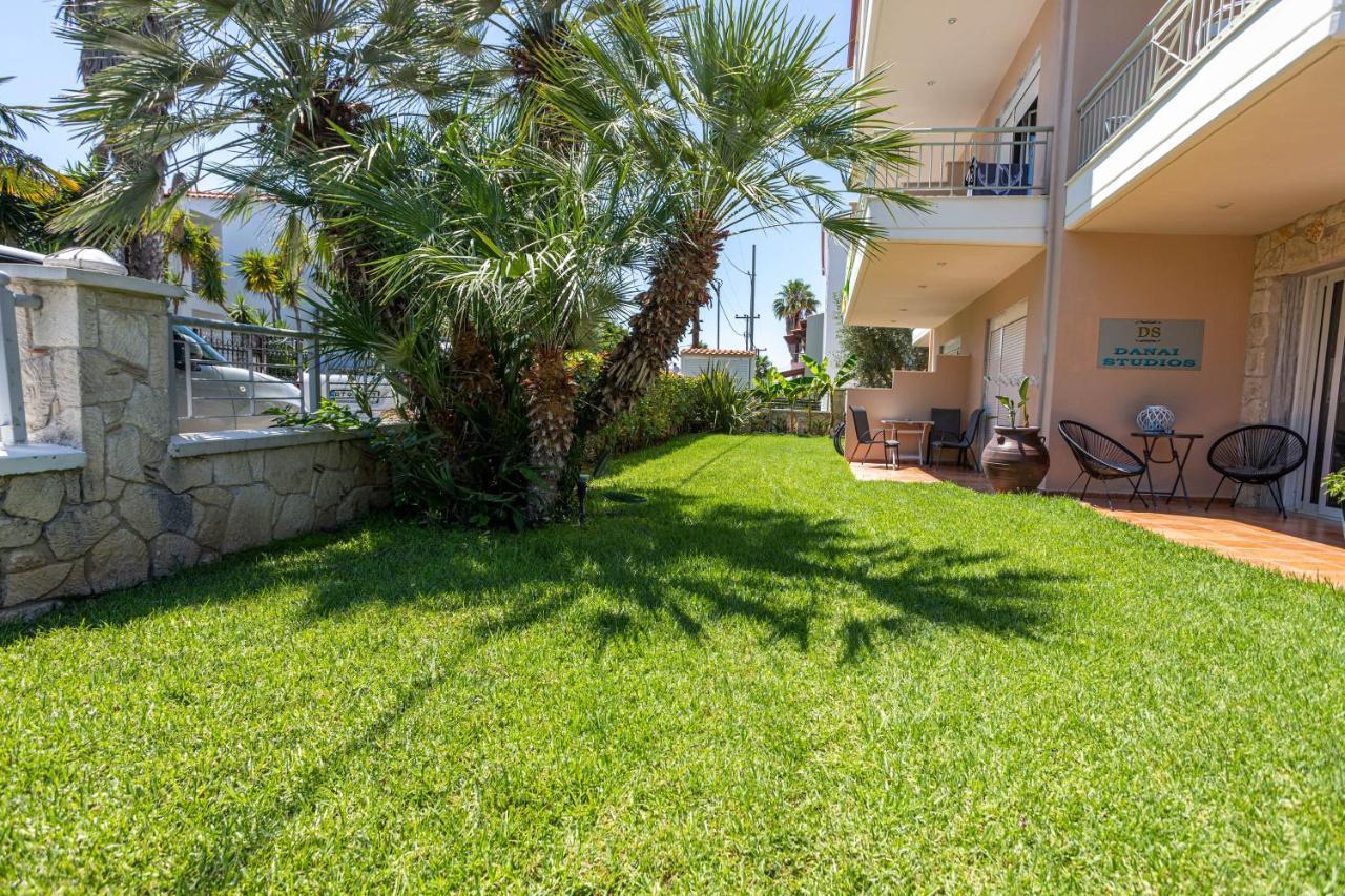 Danae Comfort Living Pefkochori Esterno foto