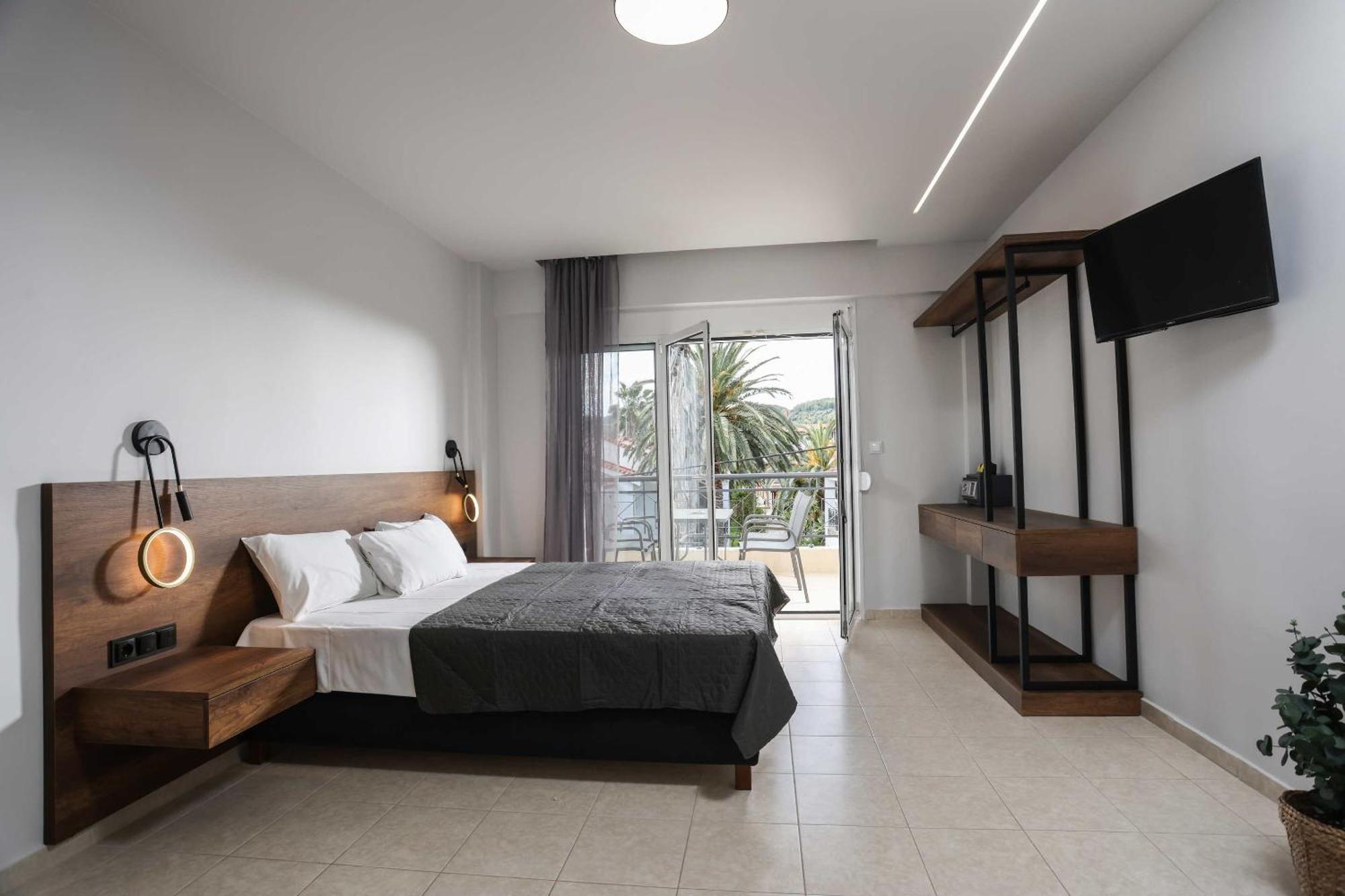 Danae Comfort Living Pefkochori Esterno foto
