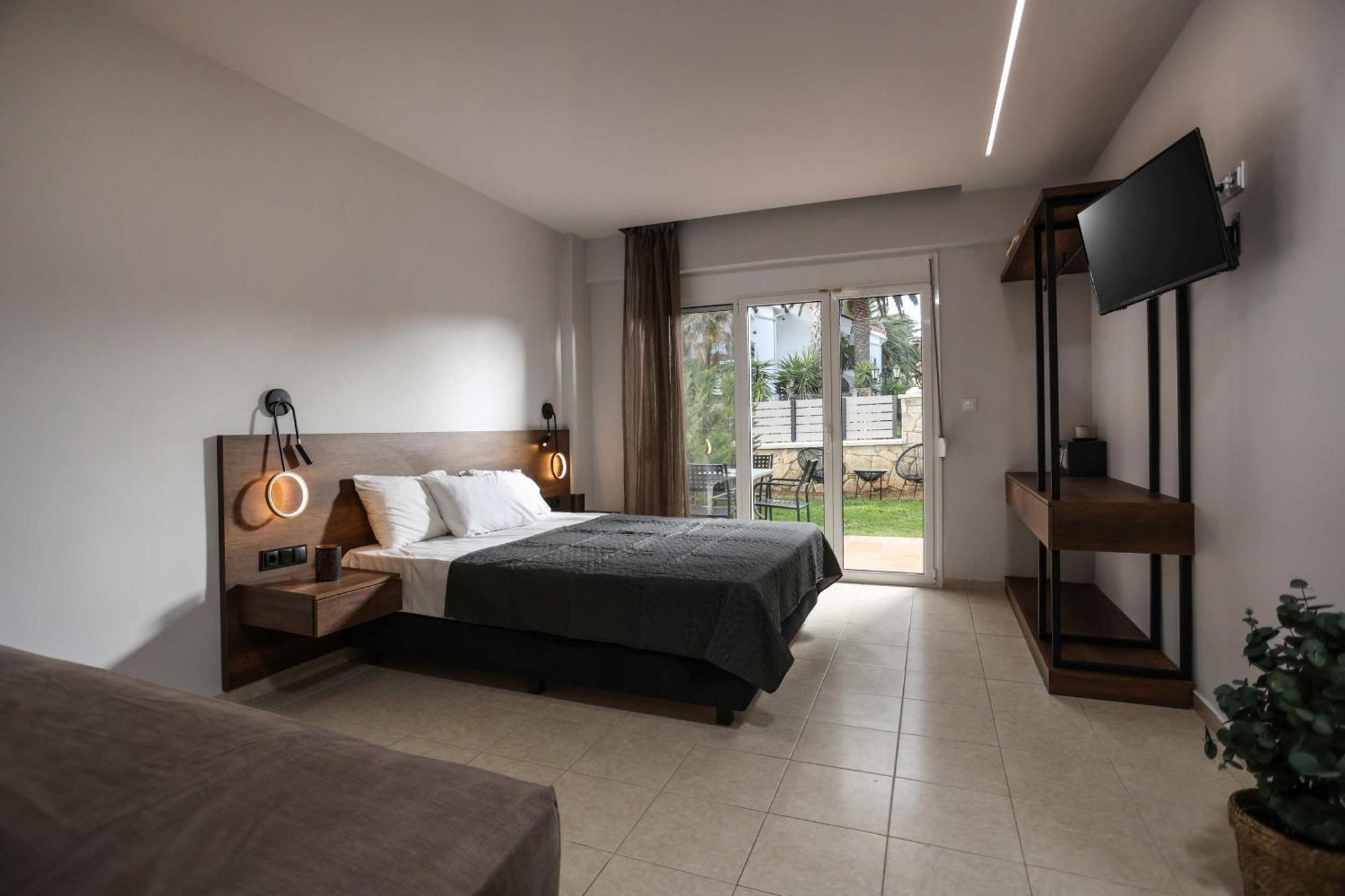 Danae Comfort Living Pefkochori Esterno foto