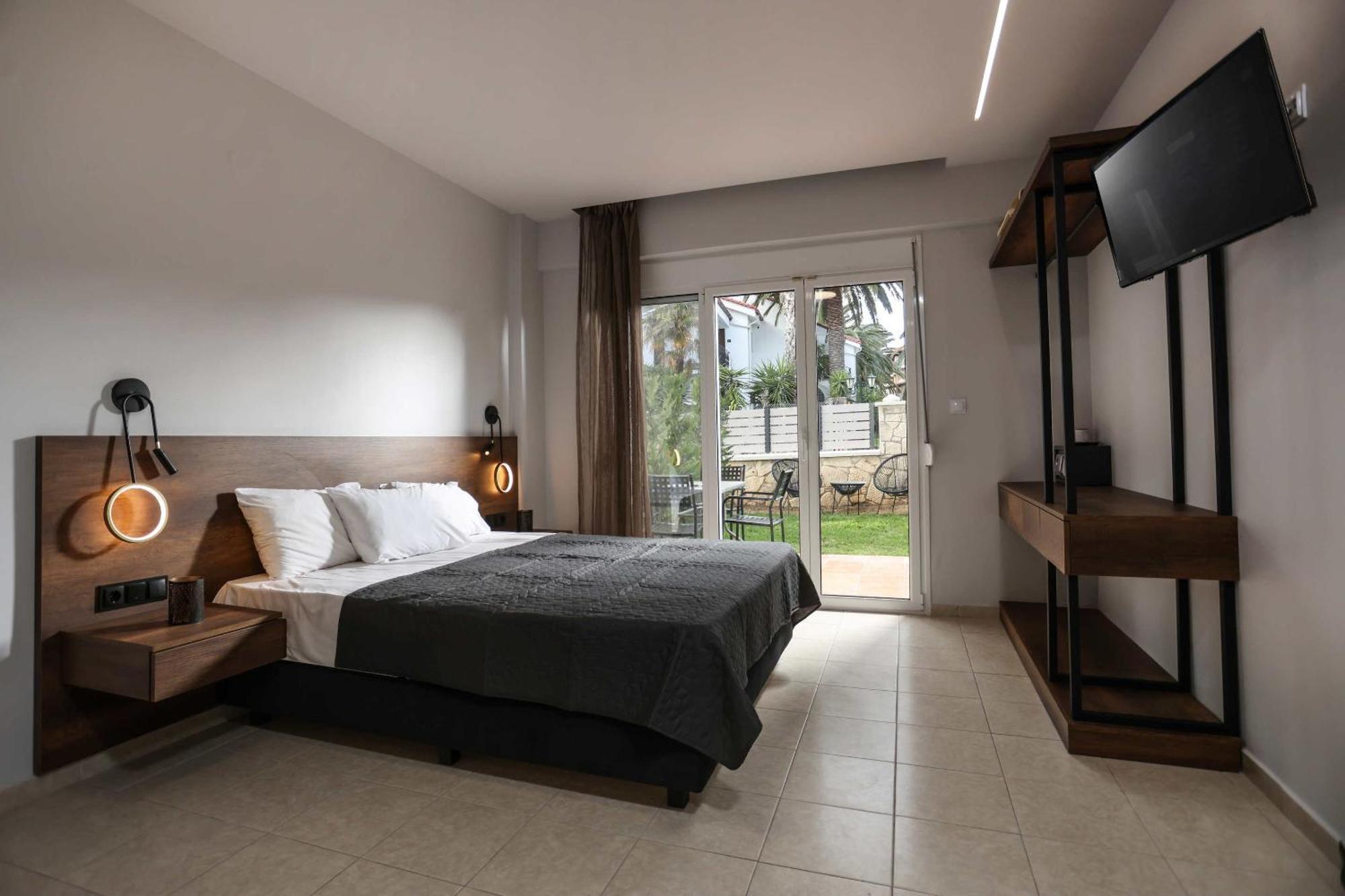 Danae Comfort Living Pefkochori Esterno foto